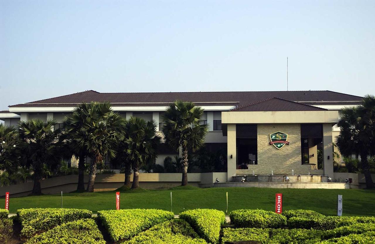 Гостевой дом Suwan Golf & Country Club Nakhon Chai Si Экстерьер фото